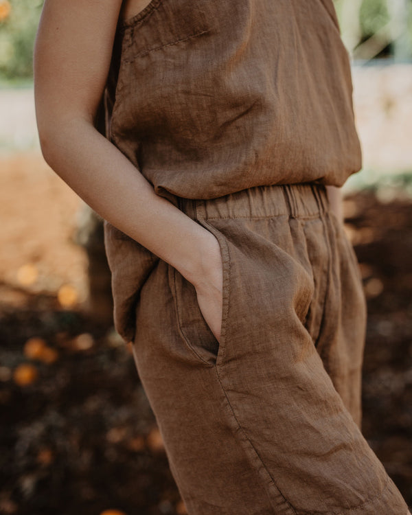 MANDY linen shorts in Brown