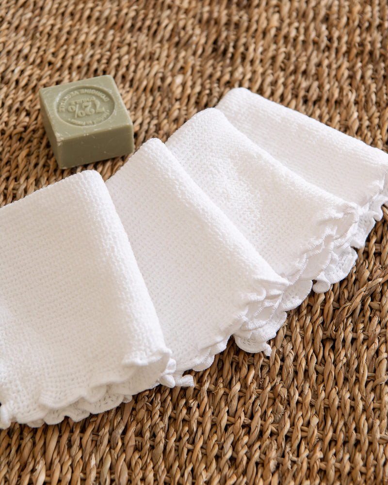 Face towel set in White (4 pcs)