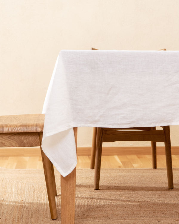 Linen tablecloth in white