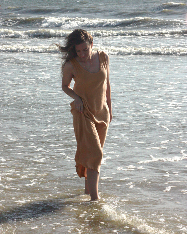 Nida - Linen Dress in Peach