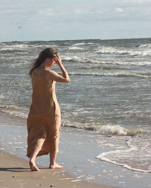Nida - Linen Dress in Peach