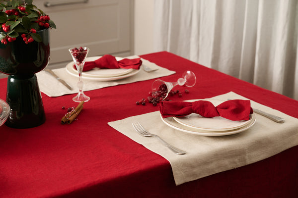 Linen tablecloth in Cranberry