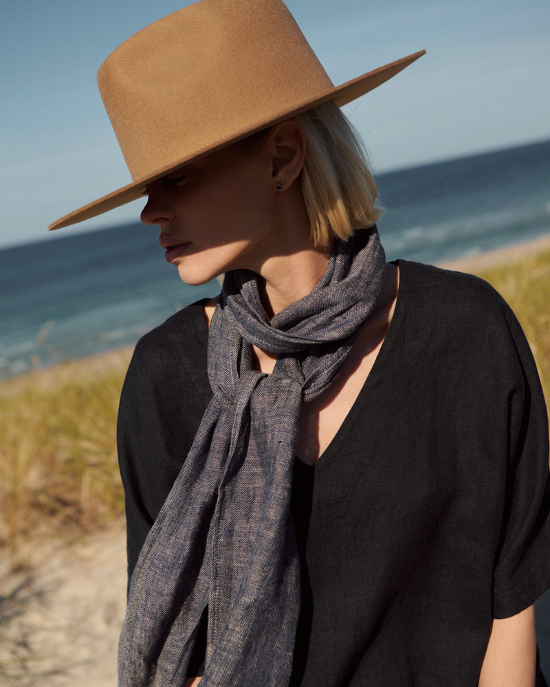 Narrow Linen Scarf in Blue Chambray
