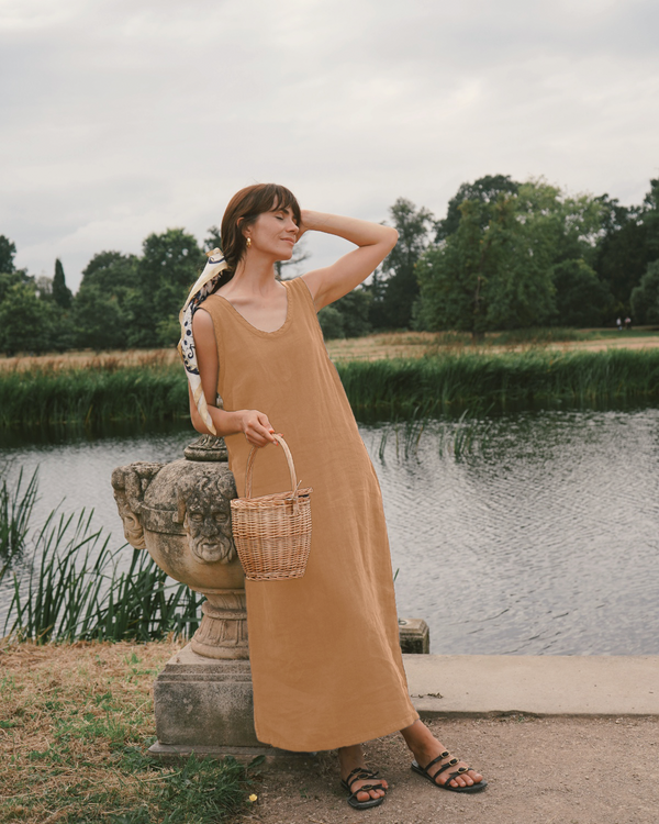 Nida - Linen Dress in Peach