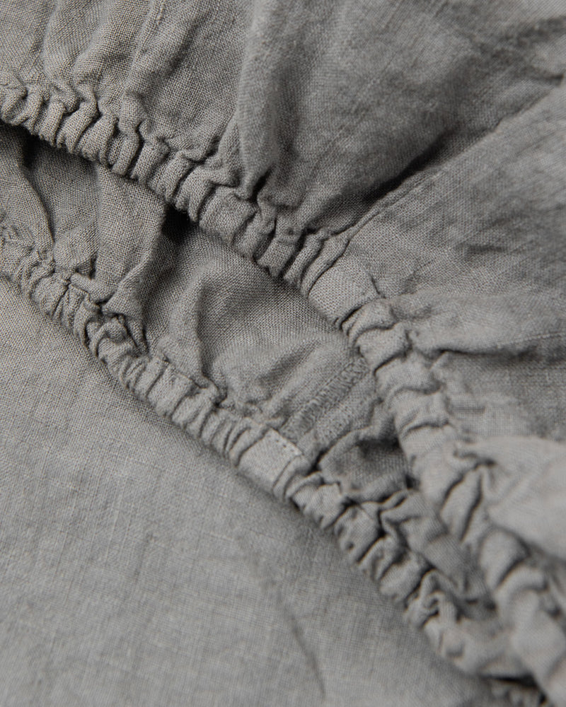 Linen fitted sheet in Dark grey