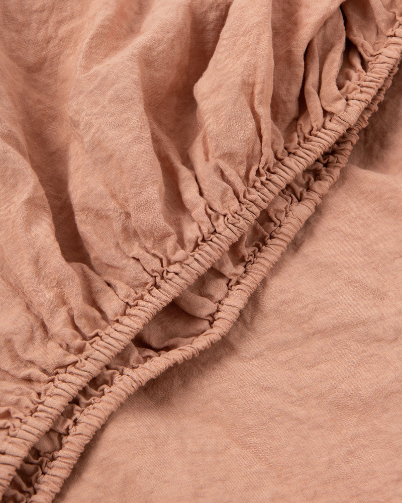 Linen fitted sheet in Clay