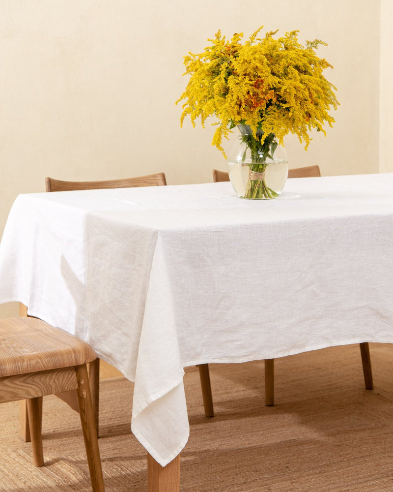 Linen tablecloth in white