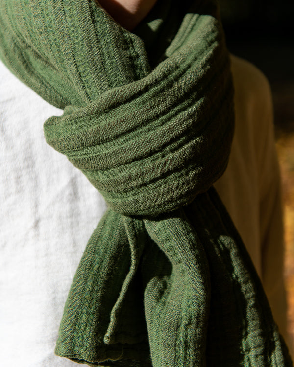 Striped linen scarf in green