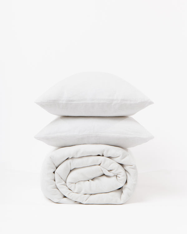White linen duvet cover set with 2 pillowcases